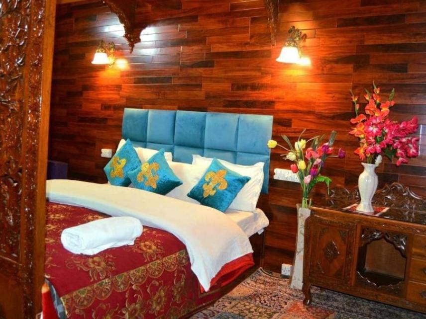 New Lakes Crown Group Of Houseboats Srīnagar Kamer foto