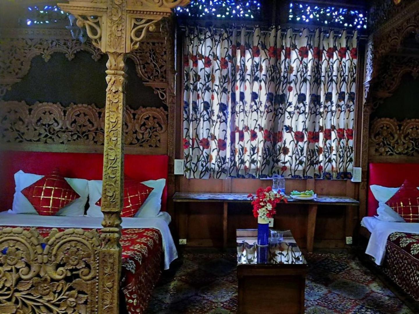New Lakes Crown Group Of Houseboats Srīnagar Kamer foto