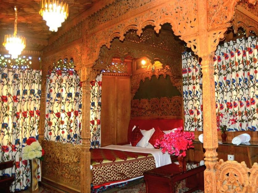 New Lakes Crown Group Of Houseboats Srīnagar Kamer foto